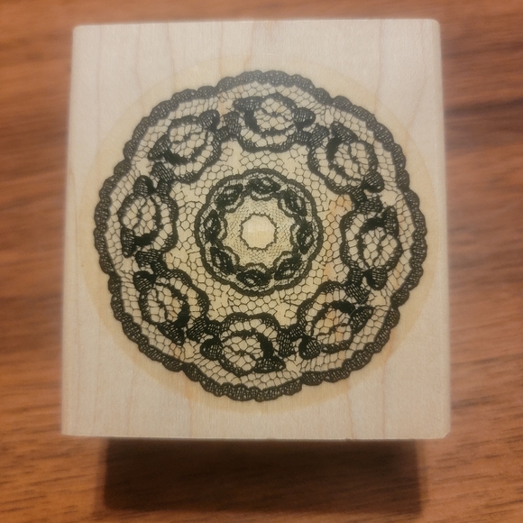 Round Lace Doily Rubber Stamp - Picture 1 of 2